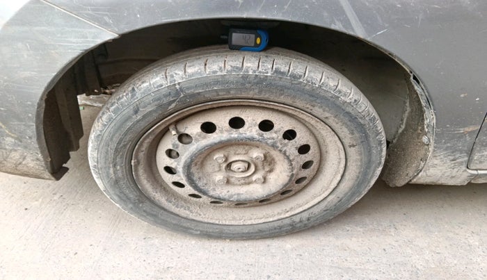 2014 Maruti Wagon R 1.0 VXI, Petrol, Manual, 61,412 km, tyre