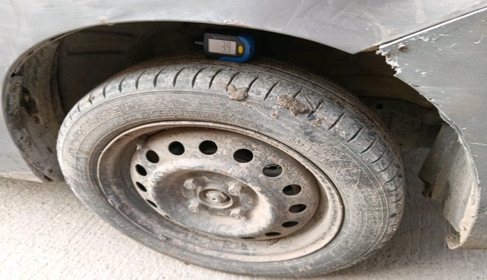 2014 Maruti Wagon R 1.0 VXI, Petrol, Manual, 61,412 km, tyre