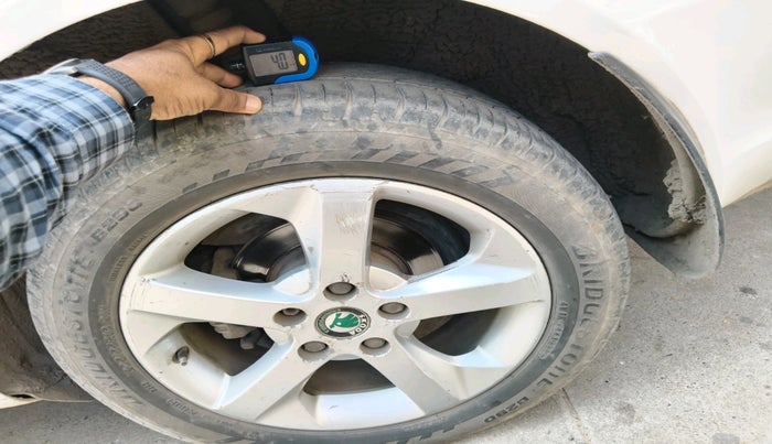 2012 Skoda Laura ELEGANCE 2.0 TDI CR MT, Diesel, Manual, 2,54,150 km, tyre