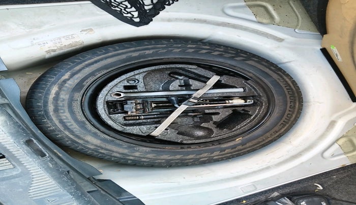 2012 Skoda Laura ELEGANCE 2.0 TDI CR MT, Diesel, Manual, 2,54,150 km, tyre