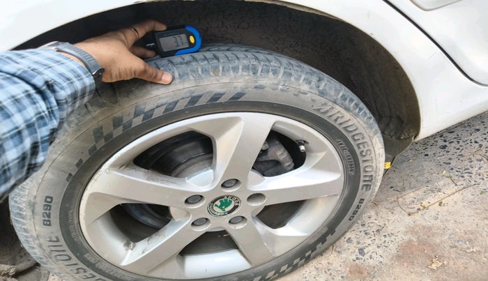 2012 Skoda Laura ELEGANCE 2.0 TDI CR MT, Diesel, Manual, 2,54,150 km, tyre