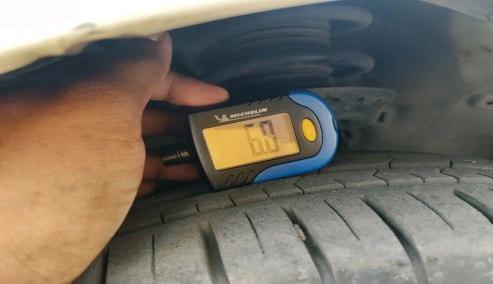 2014 Hyundai Elite i20 SPORTZ 1.4 (O) CRDI, Diesel, Manual, 1,16,390 km, tyre