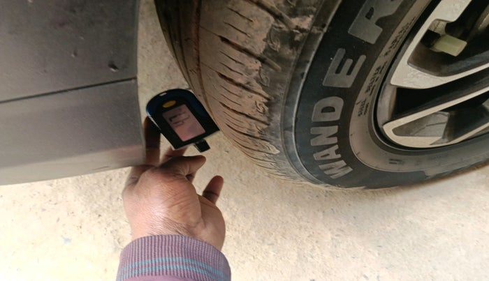 2022 KIA CARENS PRESTIGE PLUS 1.4 PETROL 7 STR, Petrol, Manual, 20,937 km, tyre