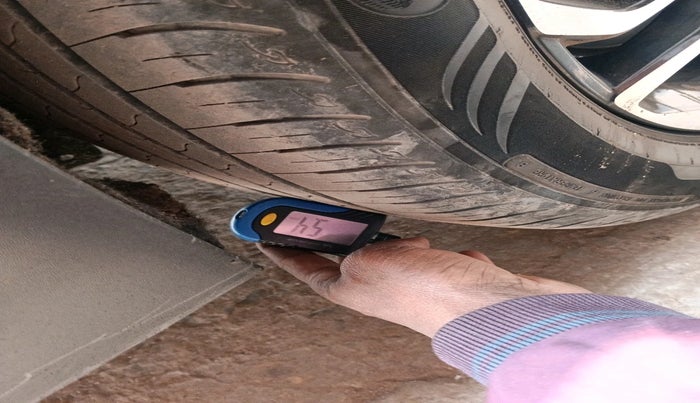 2022 KIA CARENS PRESTIGE PLUS 1.4 PETROL 7 STR, Petrol, Manual, 20,937 km, tyre