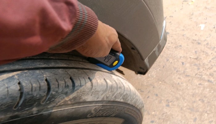 2022 KIA CARENS PRESTIGE PLUS 1.4 PETROL 7 STR, Petrol, Manual, 20,937 km, tyre