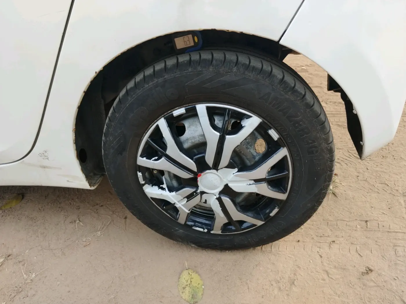 2017 Hyundai Eon ERA +, Petrol, Manual, 1,10,582 km, tyre