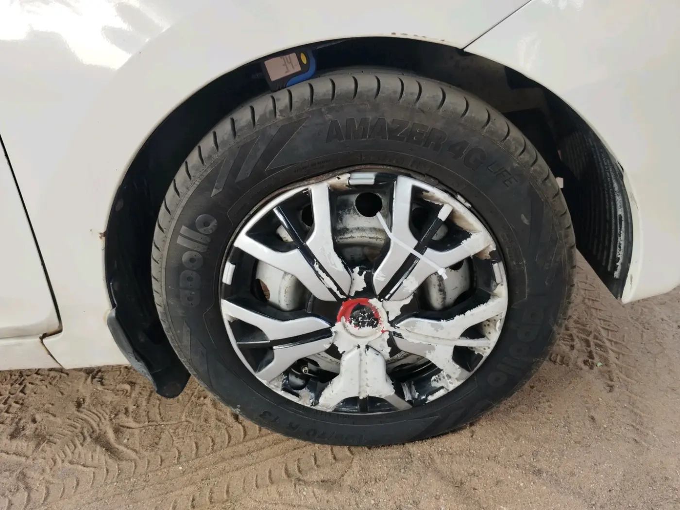 2017 Hyundai Eon ERA +, Petrol, Manual, 1,10,582 km, tyre