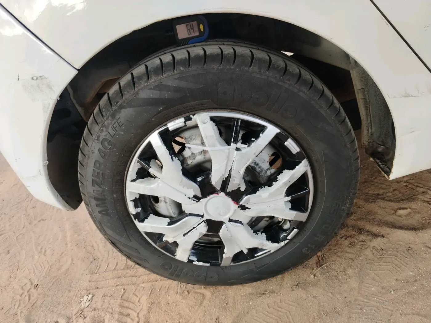 2017 Hyundai Eon ERA +, Petrol, Manual, 1,10,582 km, tyre