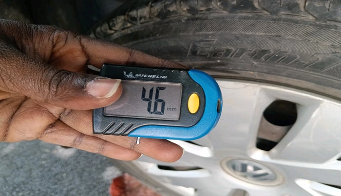 2016 Volkswagen Polo COMFORTLINE 1.2L, Petrol, Manual, 1,01,146 km, tyre