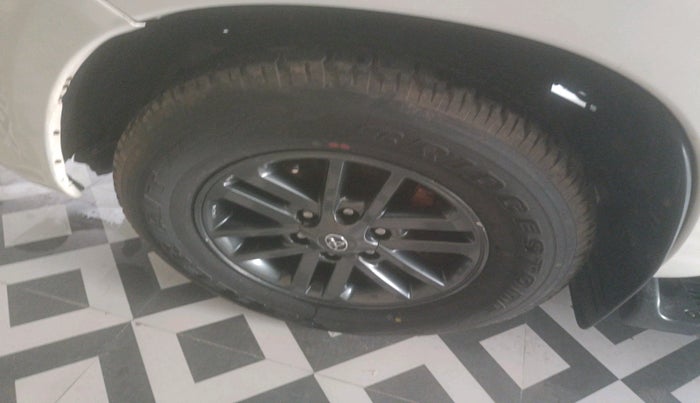 2011 Toyota Fortuner 3.0 4X4 MT, Diesel, Manual, 1,25,492 km, tyre