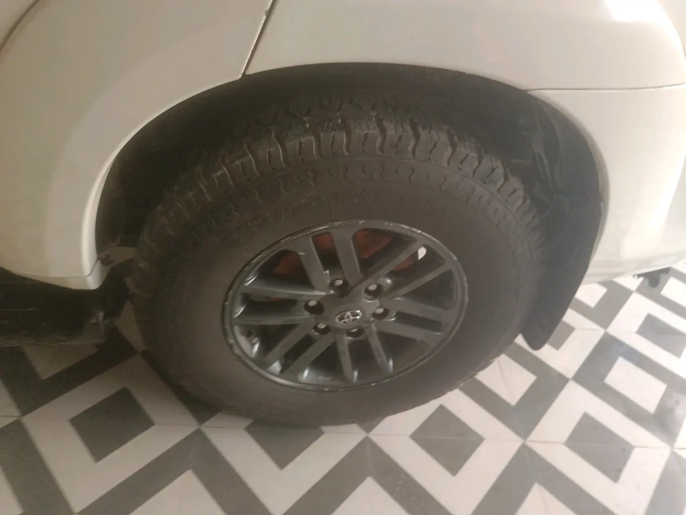 2011 Toyota Fortuner 3.0 4X4 MT, Diesel, Manual, 1,25,515 km, tyre
