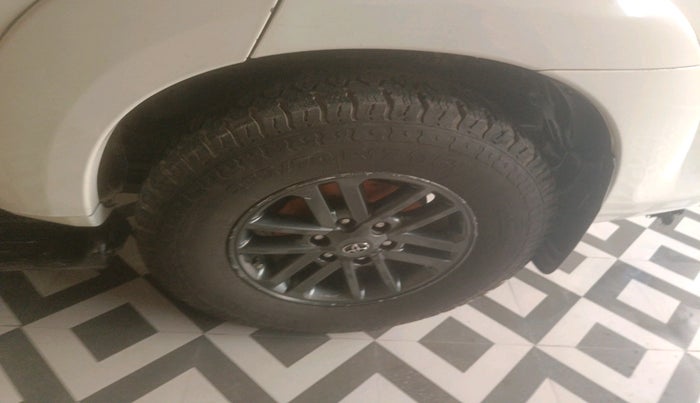 2011 Toyota Fortuner 3.0 4X4 MT, Diesel, Manual, 1,25,492 km, tyre