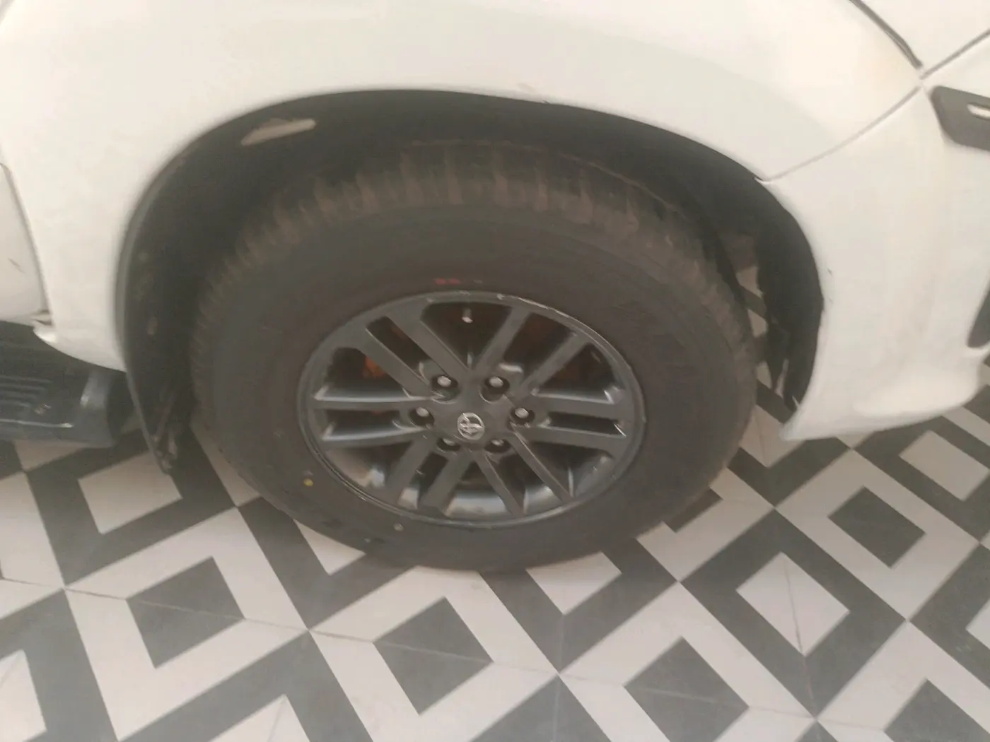 2011 Toyota Fortuner 3.0 4X4 MT, Diesel, Manual, 1,25,515 km, tyre