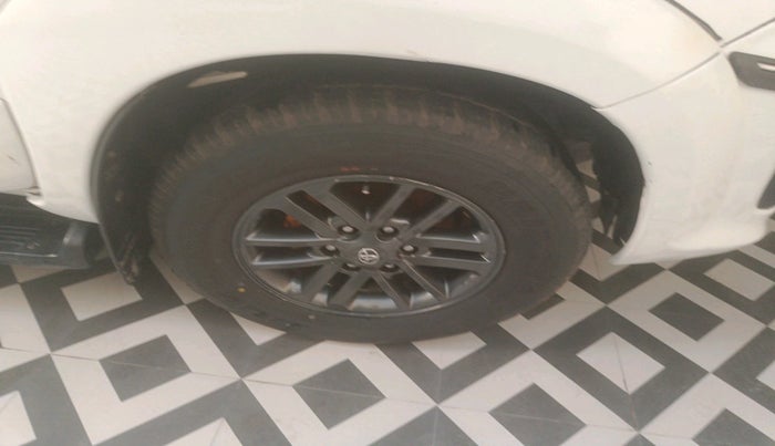 2011 Toyota Fortuner 3.0 4X4 MT, Diesel, Manual, 1,25,492 km, tyre