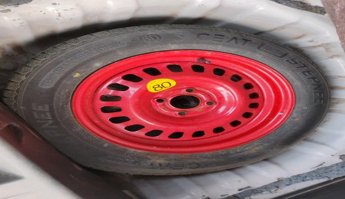 2023 Nissan MAGNITE XE, Petrol, Manual, 28,672 km, tyre