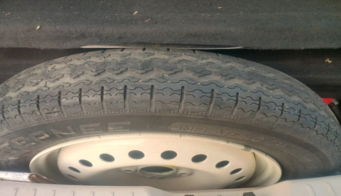 2023 Mahindra XUV300 W4 1.2 PETROL, CNG, Manual, 93,000 km, tyre