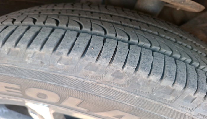 2021 Mahindra XUV700 AX 7 LUXURY P AT 7 STR, Petrol, Automatic, 96,908 km, tyre