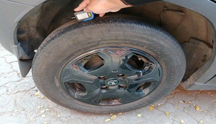 2024 Tata PUNCH Accomplished Plus (S) iCNG, Petrol, Manual, 28,605 km, tyre