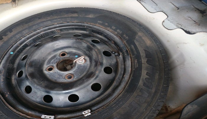 2013 Maruti Swift Dzire VXI, Petrol, Manual, 1,78,420 km, tyre