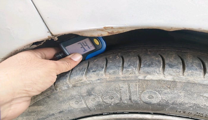 2016 Maruti Alto 800 VXI, Petrol, Manual, 1,04,200 km, tyre