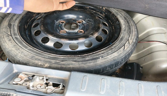 2016 Maruti Alto 800 VXI, Petrol, Manual, 1,04,200 km, tyre