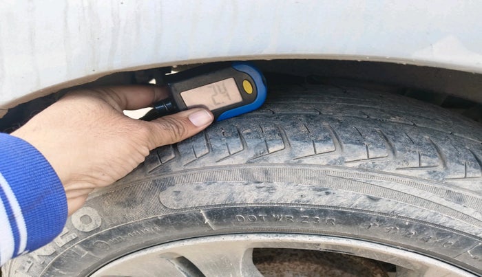 2016 Maruti Alto 800 VXI, Petrol, Manual, 1,04,200 km, tyre