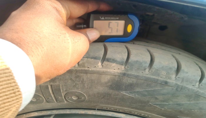 2015 Honda Brio S MT, Petrol, Manual, 83,546 km, tyre