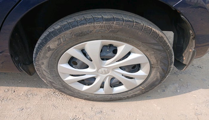 2022 Maruti Swift VXI, Petrol, Manual, 51,094 km, tyre