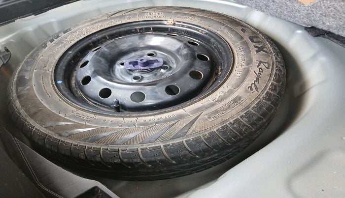 2022 Maruti Swift VXI, Petrol, Manual, 51,094 km, tyre