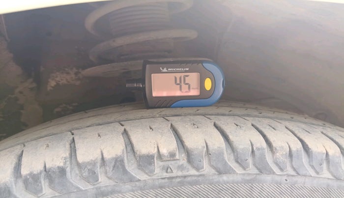 2022 Maruti Dzire ZXI AMT, Petrol, Automatic, 28,000 km, tyre