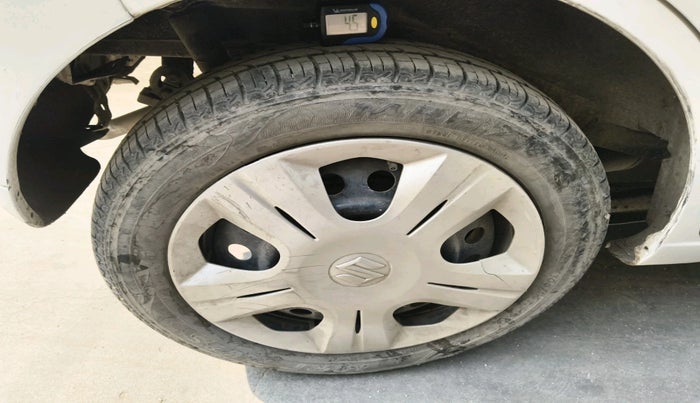 2012 Maruti Wagon R 1.0 VXI, Petrol, Manual, 1,06,447 km, tyre