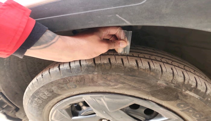 2023 Hyundai VENUE S 1.2, Petrol, Manual, 10,004 km, tyre