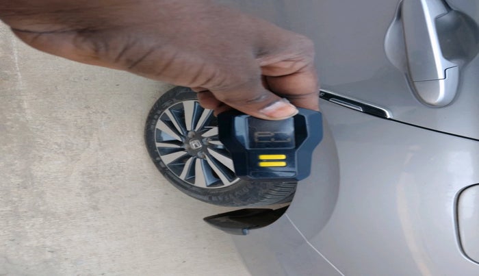 2024 Honda City 1.5L I-VTEC V, Petrol, Manual, 6,816 km, tyre