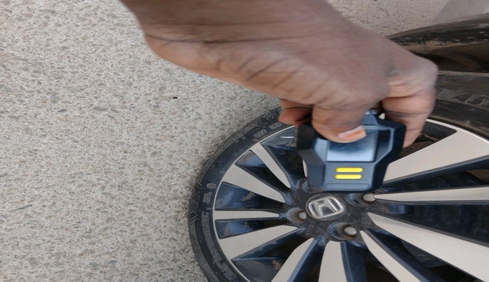 2024 Honda City 1.5L I-VTEC V, Petrol, Manual, 6,816 km, tyre