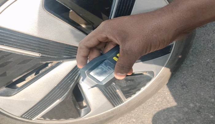 2024 MG ZS EV EXCLUSIVE ICONIC IVORY, Electric, Automatic, 21,624 km, tyre