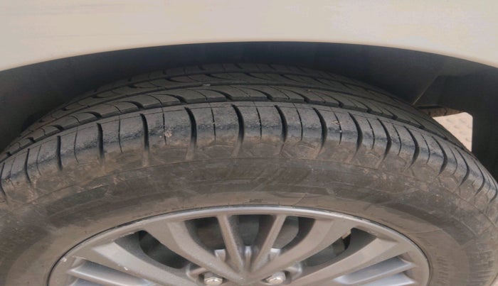 2019 Maruti Ertiga ZDI+ 1.3, Diesel, Manual, 64,745 km, tyre