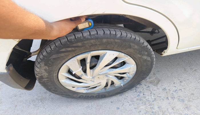 2014 Maruti Alto 800 LXI, Petrol, Manual, 88,084 km, tyre