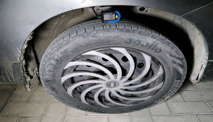 2015 Maruti Wagon R 1.0 VXI, Petrol, Manual, 93,007 km, tyre