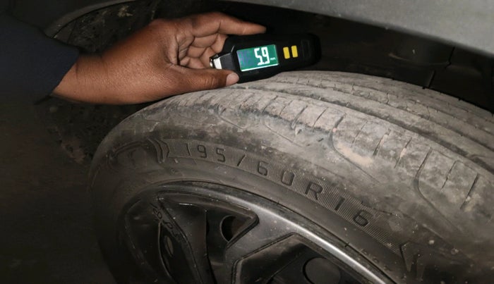 2025 Tata NEXON SMART PLUS 1.2 REVOTRON, Petrol, Manual, 28,267 km, tyre