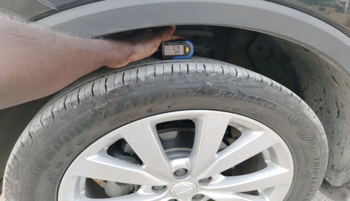 2024 MG ASTOR Shine 1.5 MT (Ivory), Petrol, Manual, 23,394 km, tyre