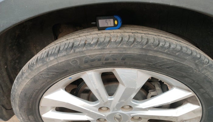 2020 Mahindra XUV300 W8 1.5 DIESEL AMT, Diesel, Automatic, 99,393 km, tyre