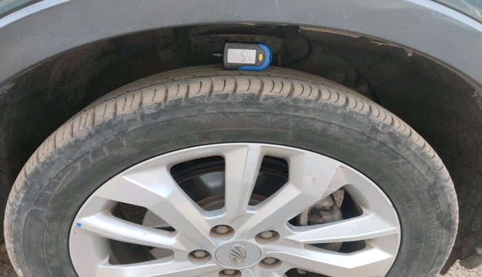 2020 Mahindra XUV300 W8 1.5 DIESEL AMT, Diesel, Automatic, 99,393 km, tyre