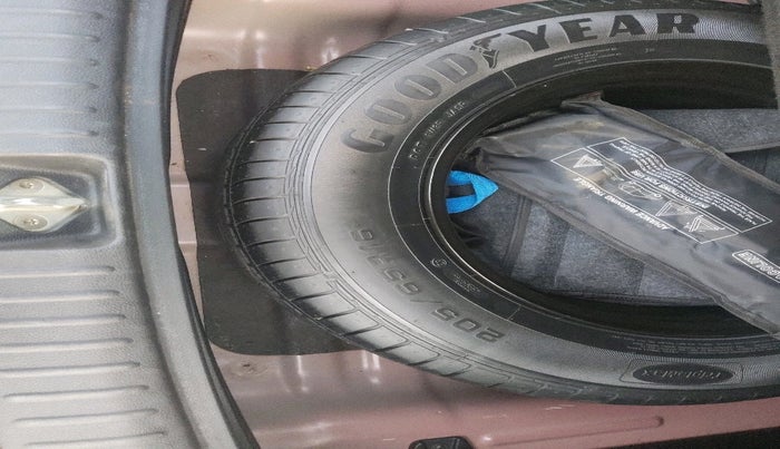 2021 KIA SELTOS HTX 1.5 PETROL, Petrol, Manual, 74,696 km, tyre