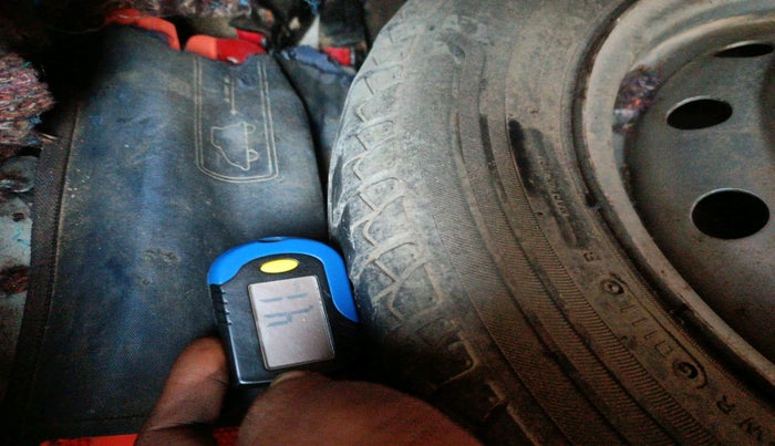 2011 Maruti Wagon R 1.0 LXI, Petrol, Manual, 54,846 km, tyre