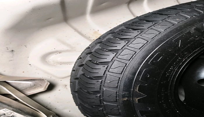 2015 Maruti Alto 800 LXI, Petrol, Manual, 11,849 km, tyre