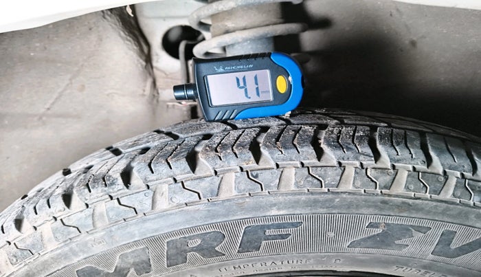 2015 Maruti Alto 800 LXI, Petrol, Manual, 11,849 km, tyre