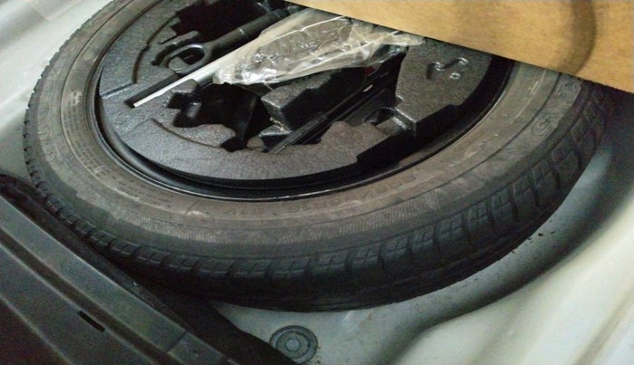 2015 Skoda Octavia ELEGANCE 2.0 TDI AT, Diesel, Automatic, 1,53,485 km, tyre