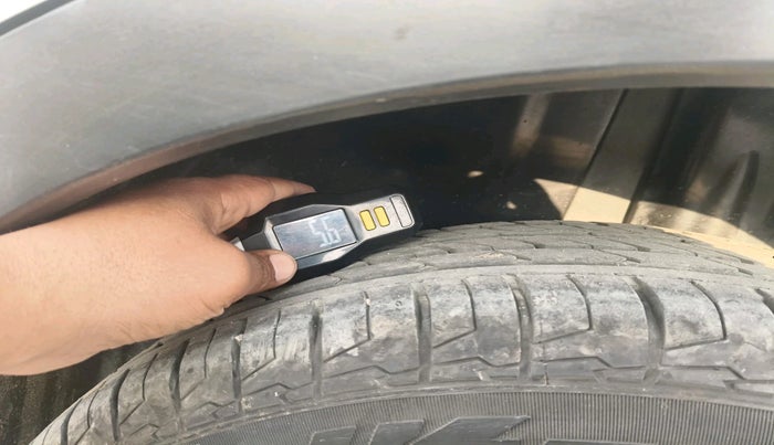 2020 Maruti S Cross ZETA 1.5, Petrol, Manual, 83,851 km, tyre