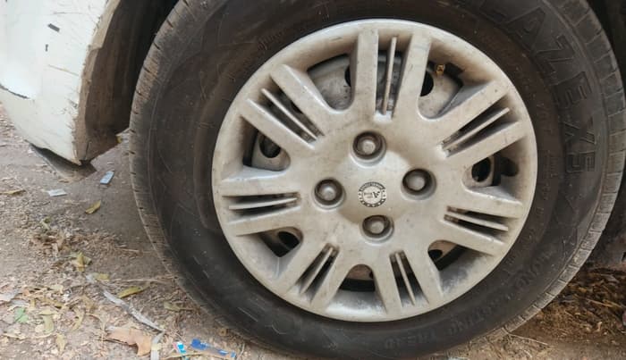 2011 Hyundai i10 ERA 1.1, Petrol, Manual, 1,30,250 km, tyre