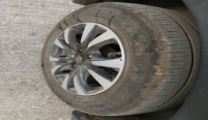 2018 Maruti S Cross ZETA 1.3, Diesel, Manual, 1,14,742 km, tyre